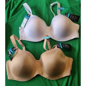 NEW lot of 2 women's 42C Bali smoothing bras white & nude underwire